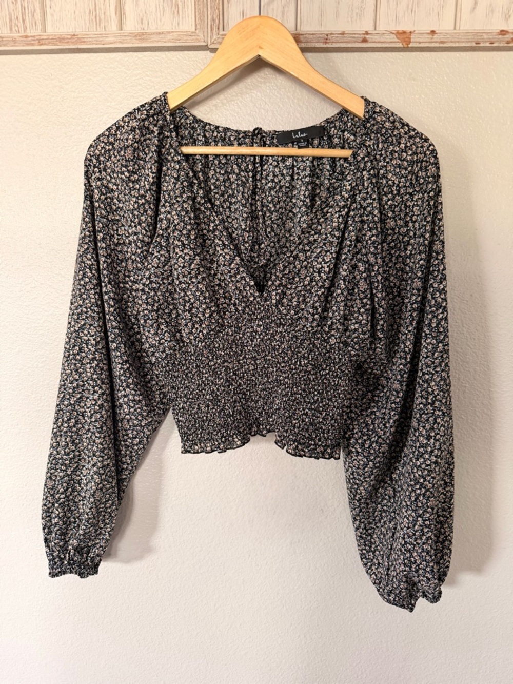 Lulu's Black Floral Smocked V-Neck Balloon-Sleeve Blouse